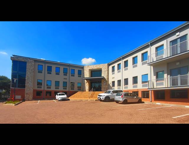 148M² OFFICE TO LET IN FOURWAYS GARDENS